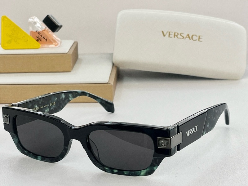 Versace Sunglasses 37